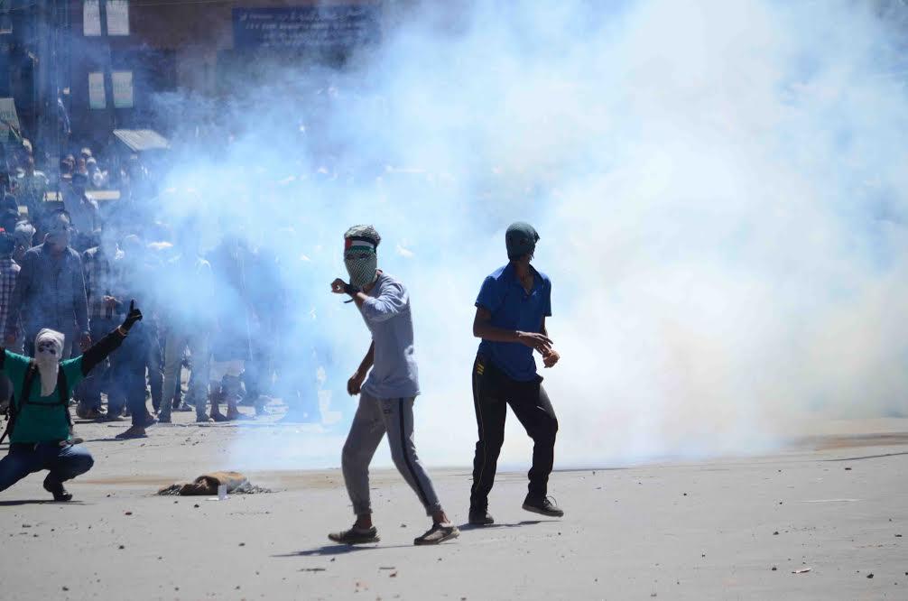 Clashes leave dozens injured in Kupwara